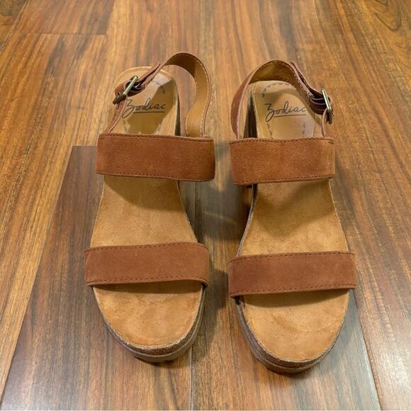 Zodiac Brown Leather Lola Chunky Heeled Sandal - Picture 4 of 9